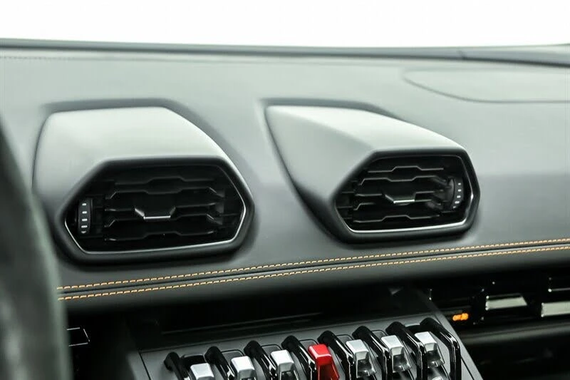 2020 Lamborghini Huracan - Image 24 of 31