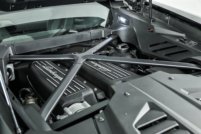 2020 Lamborghini Huracan - Image 12 of 31
