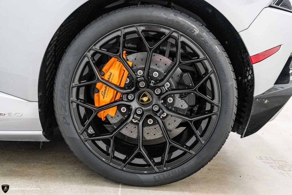 2020 Lamborghini Huracan - Image 7 of 31