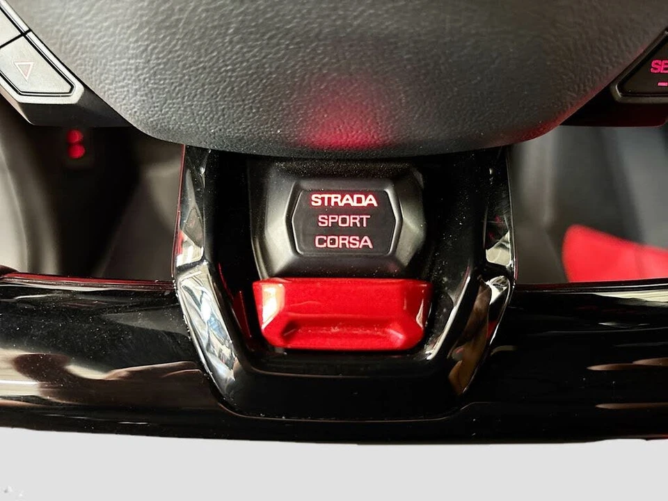2020 Lamborghini Huracan - Image 24 of 31