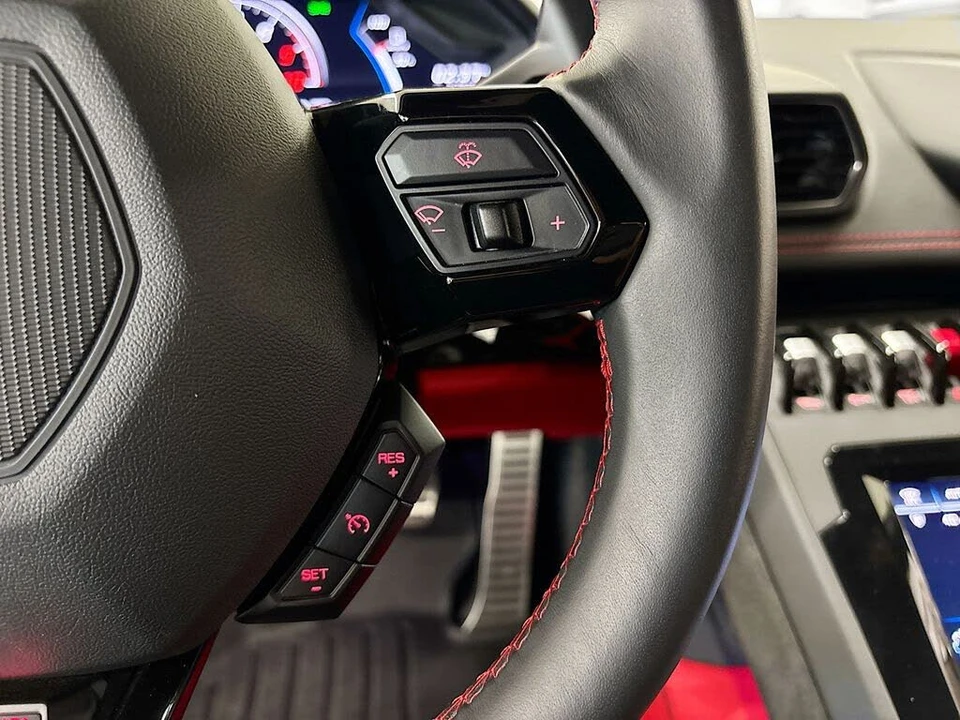 2020 Lamborghini Huracan - Image 23 of 31