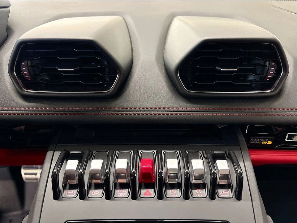 2020 Lamborghini Huracan - Image 17 of 31