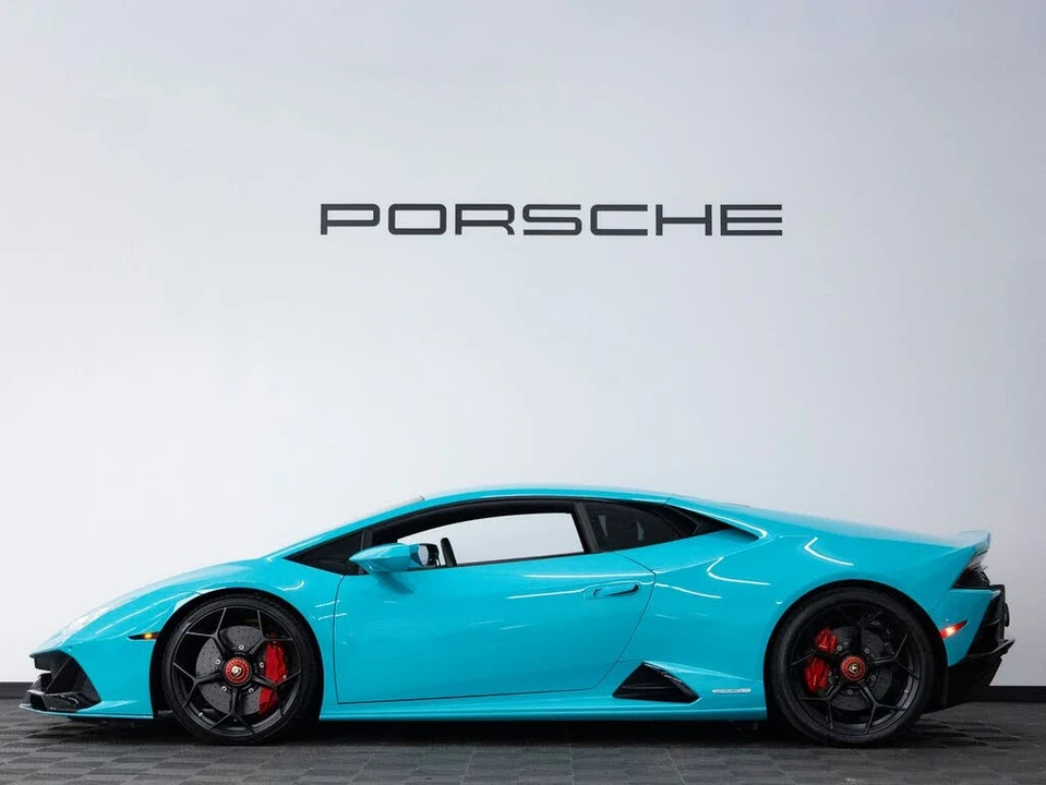 2020 Lamborghini Huracan - Image 2 of 31