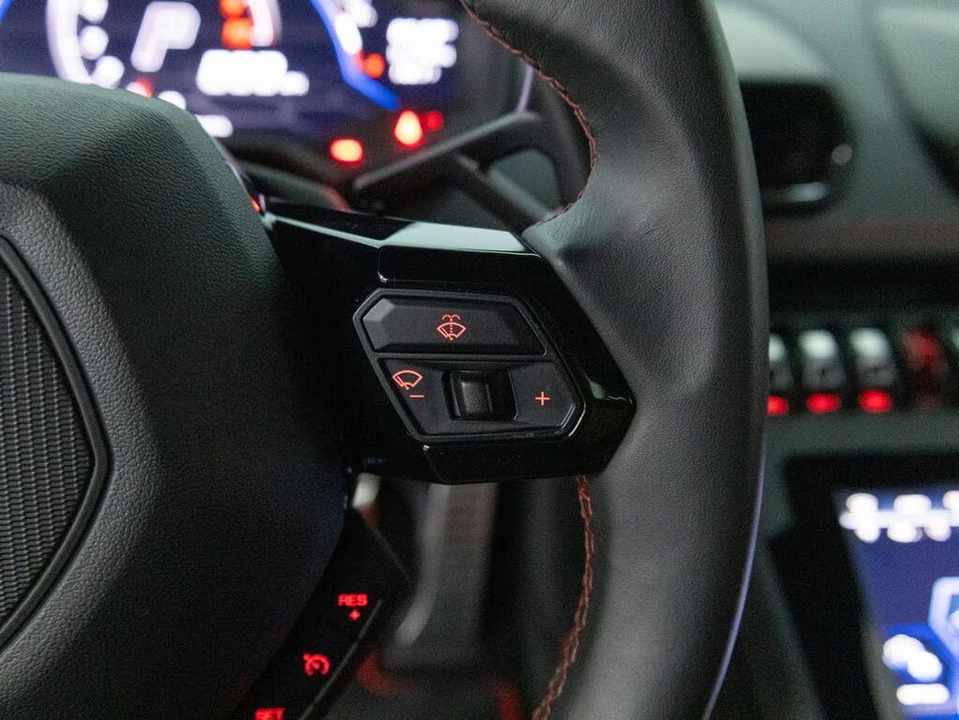 2020 Lamborghini Huracan - Image 28 of 31