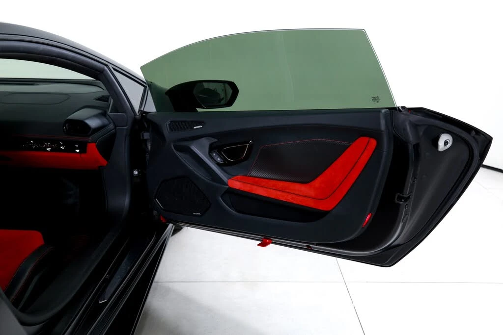 2020 Lamborghini Huracan - Image 18 of 29