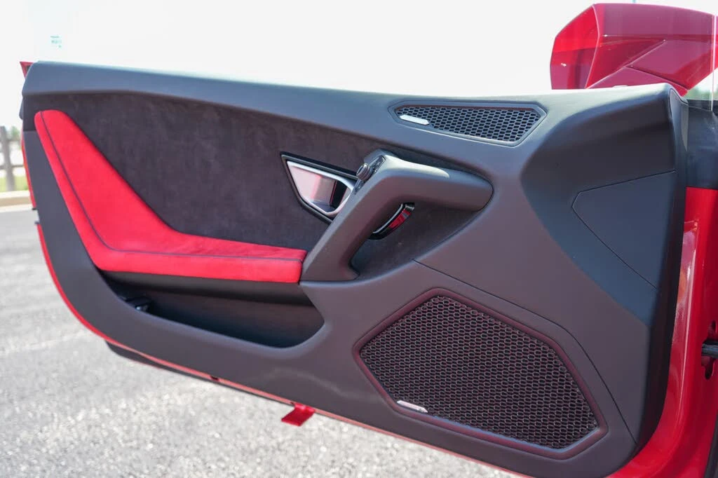2020 Lamborghini Huracan - Image 16 of 31