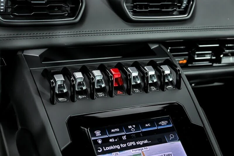 2020 Lamborghini Huracan - Image 26 of 31