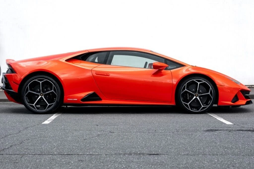 2020 Lamborghini Huracan - Image 2 of 22