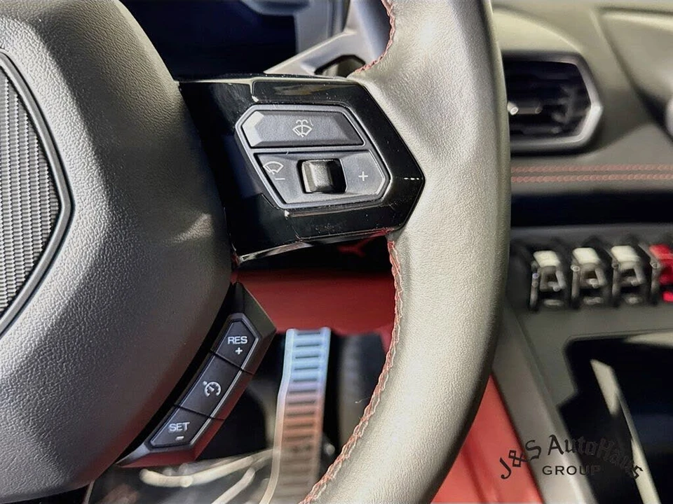 2020 Lamborghini Huracan - Image 14 of 31