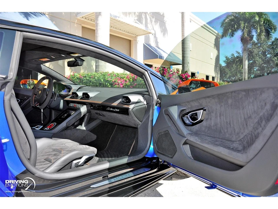 2020 Lamborghini Huracan LP640-4 EVO - Image 23 of 31