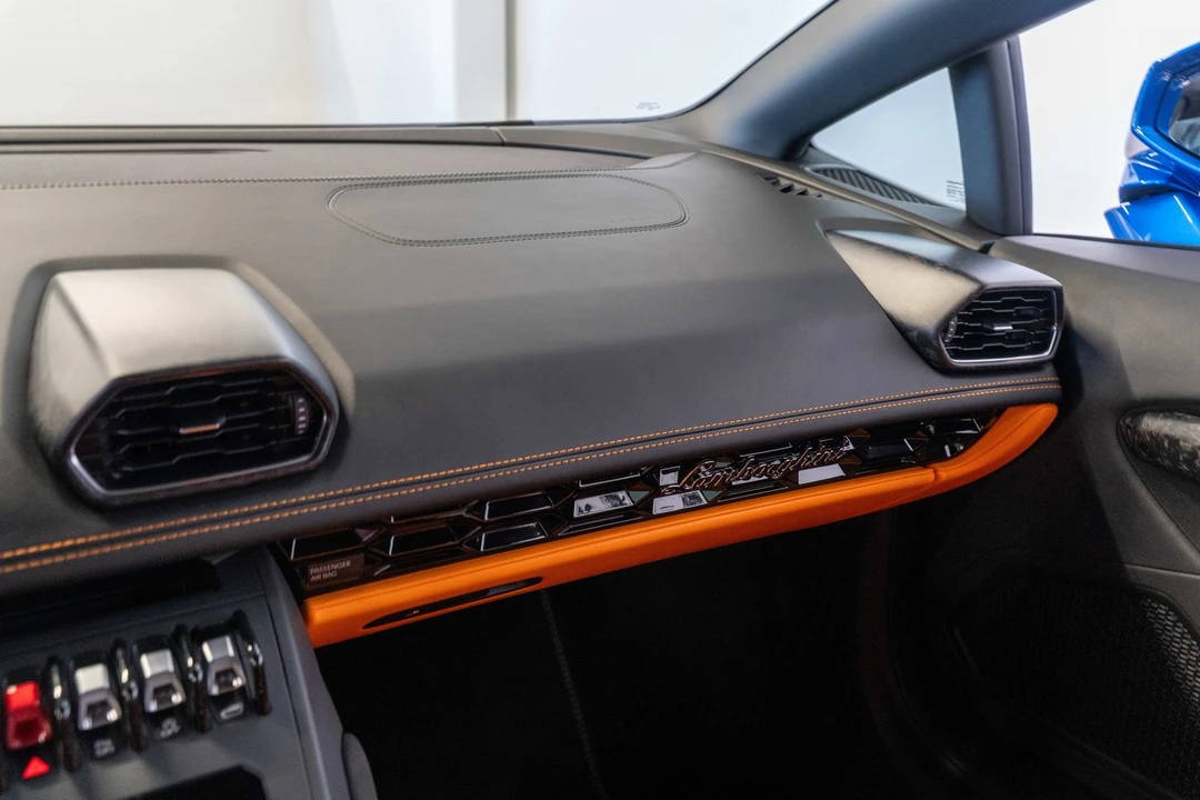 2020 Lamborghini Huracan - Image 12 of 31