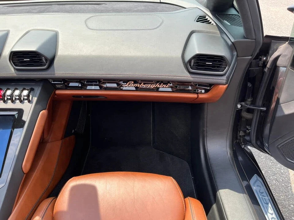 2020 Lamborghini Huracan - Image 29 of 31