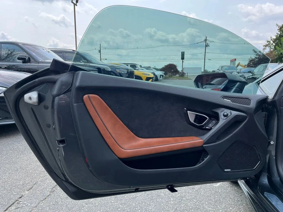 2020 Lamborghini Huracan - Image 18 of 31