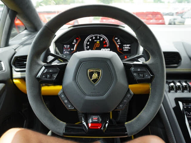 2020 Lamborghini Huracan - Image 17 of 31