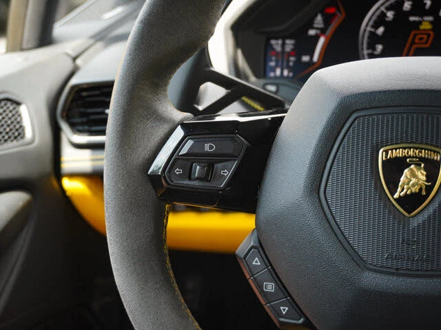 2020 Lamborghini Huracan - Image 18 of 31