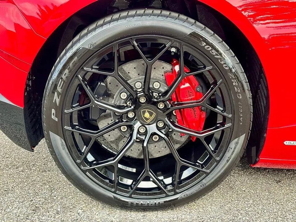 2020 Lamborghini Huracan - Image 17 of 30