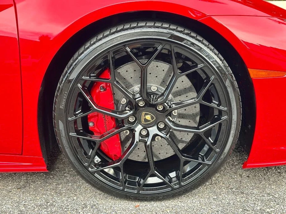 2020 Lamborghini Huracan - Image 18 of 30