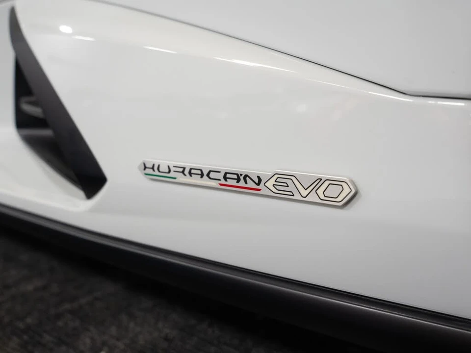 2020 Lamborghini Huracan - Image 28 of 31