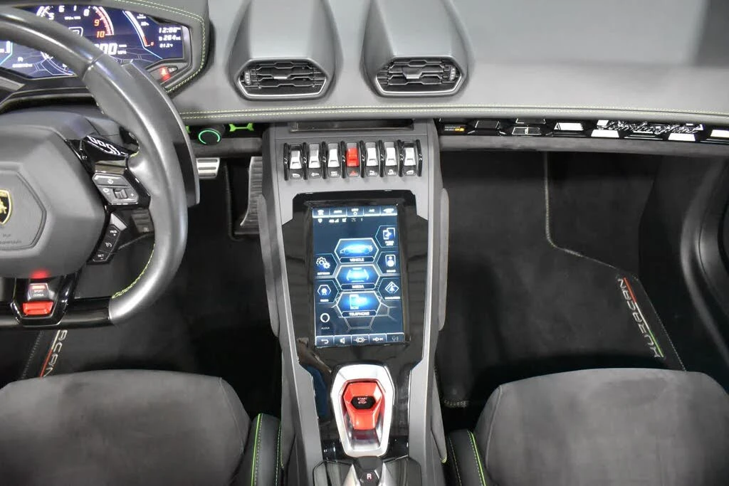 2020 Lamborghini Huracan - Image 18 of 30