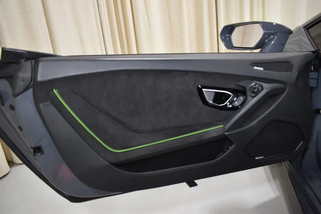 2020 Lamborghini Huracan - Image 24 of 30