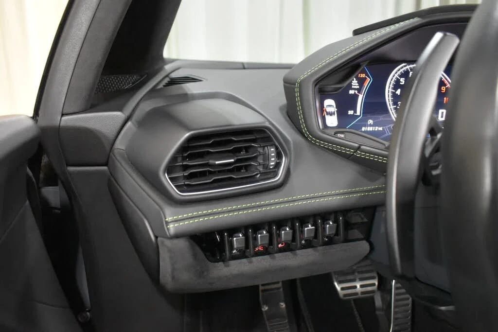 2020 Lamborghini Huracan - Image 23 of 30