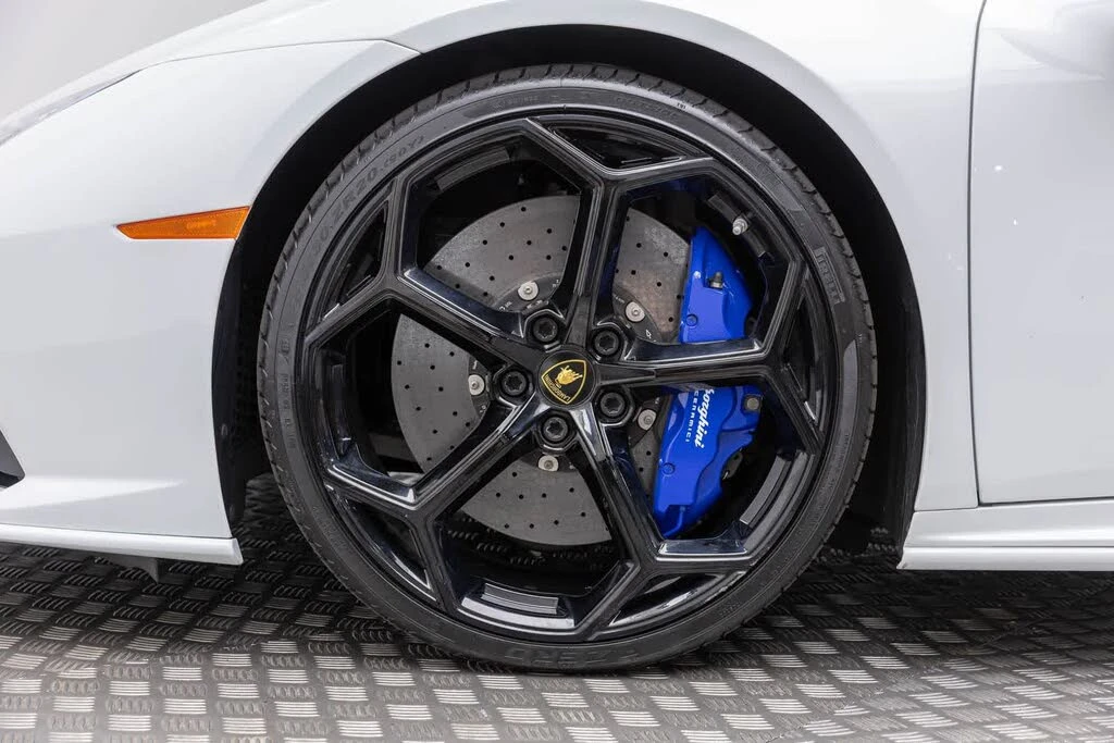2020 Lamborghini Huracan - Image 8 of 31