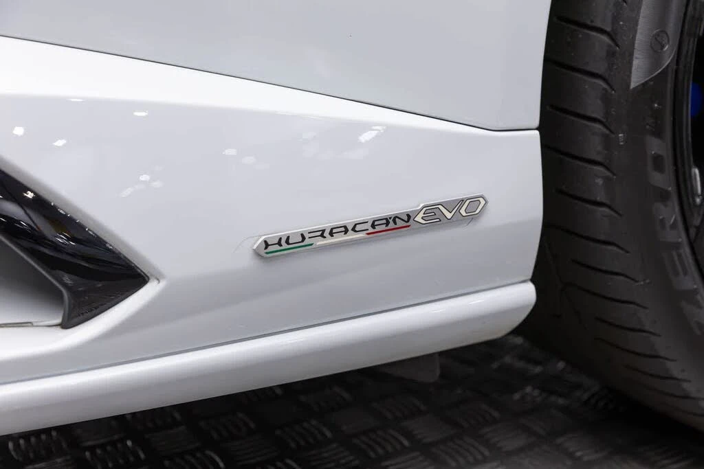 2020 Lamborghini Huracan - Image 7 of 31