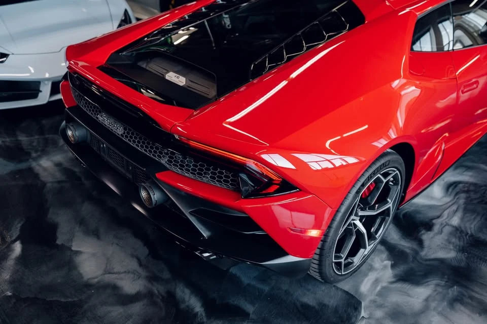 2020 Lamborghini - Image 7 of 19