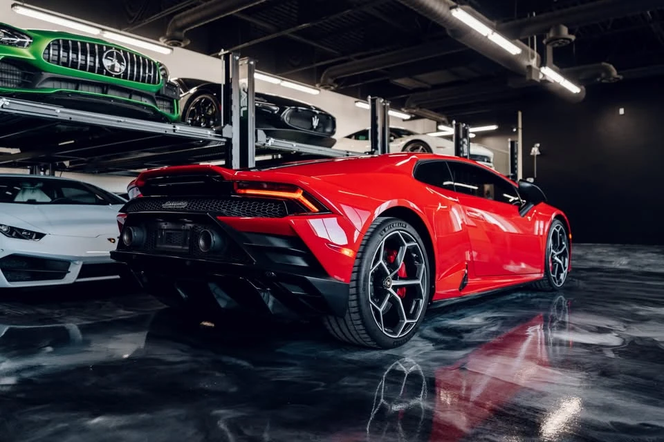 2020 Lamborghini - Image 8 of 19