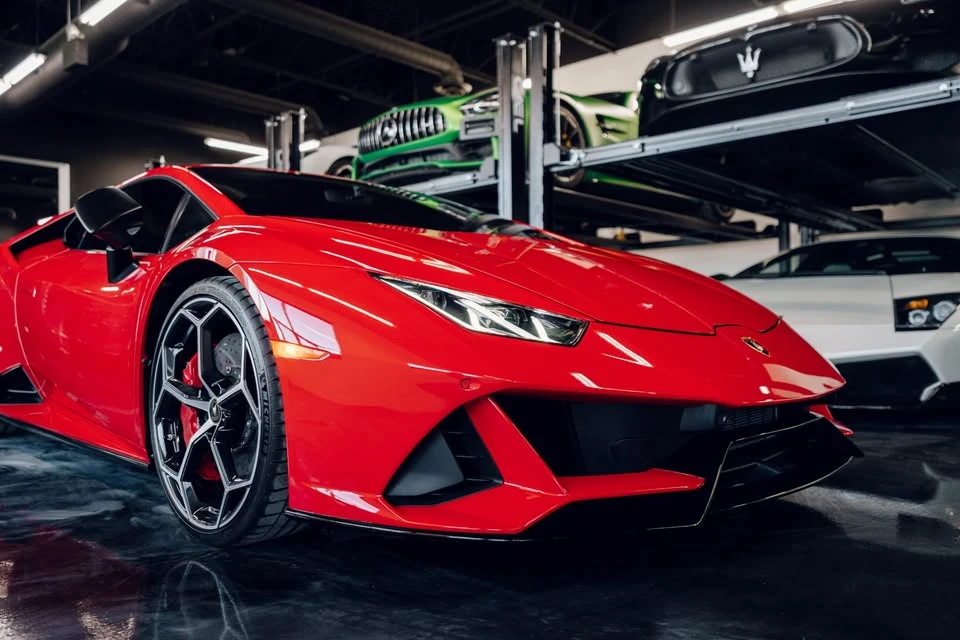 2020 Lamborghini - Image 2 of 19