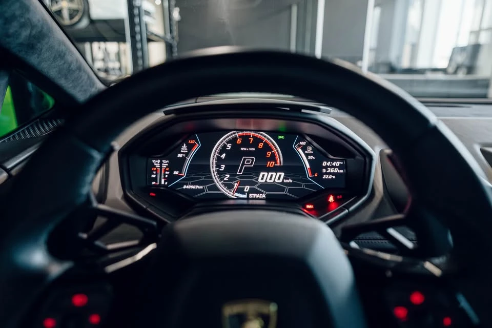 2020 Lamborghini - Image 18 of 19