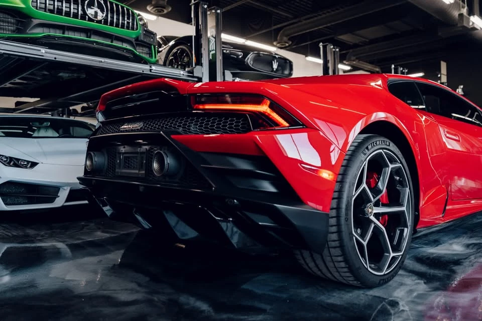 2020 Lamborghini - Image 9 of 19