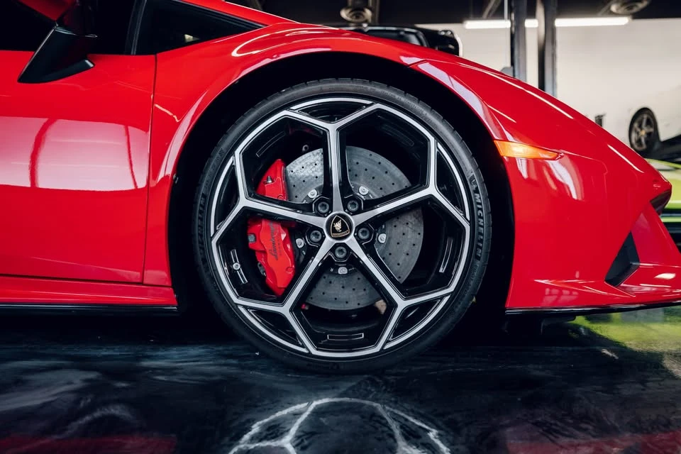 2020 Lamborghini - Image 5 of 19