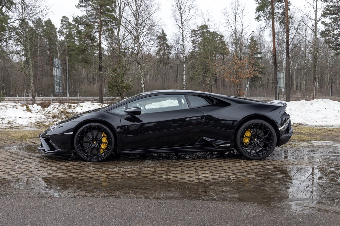 2020 Lamborghini Huracan LP610-2 EVO - Image 5 of 31