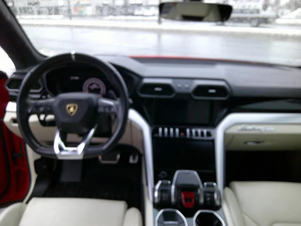 2020 Lamborghini Urus - Image 11 of 15