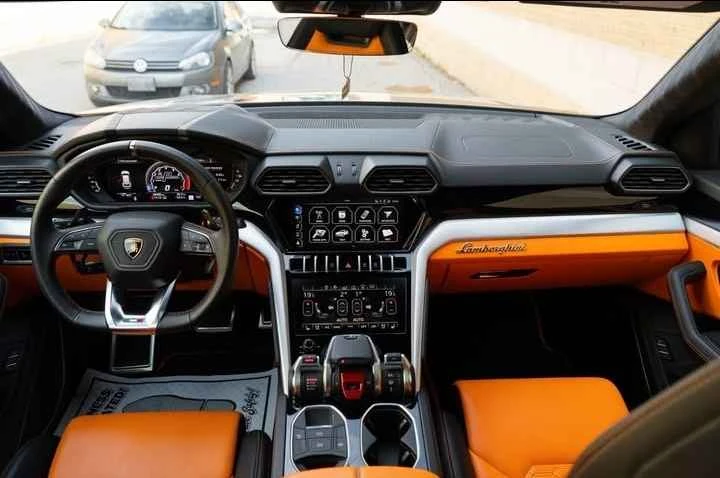 2020 Lamborghini Urus - Image 5 of 6