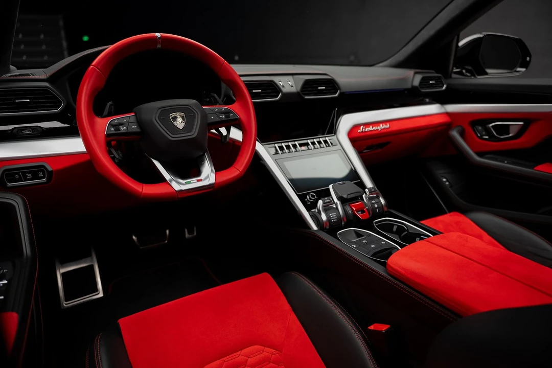 2020 Lamborghini Urus - Image 2 of 31