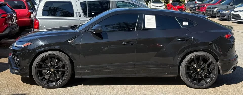 2020 Lamborghini Urus - Image 2 of 9