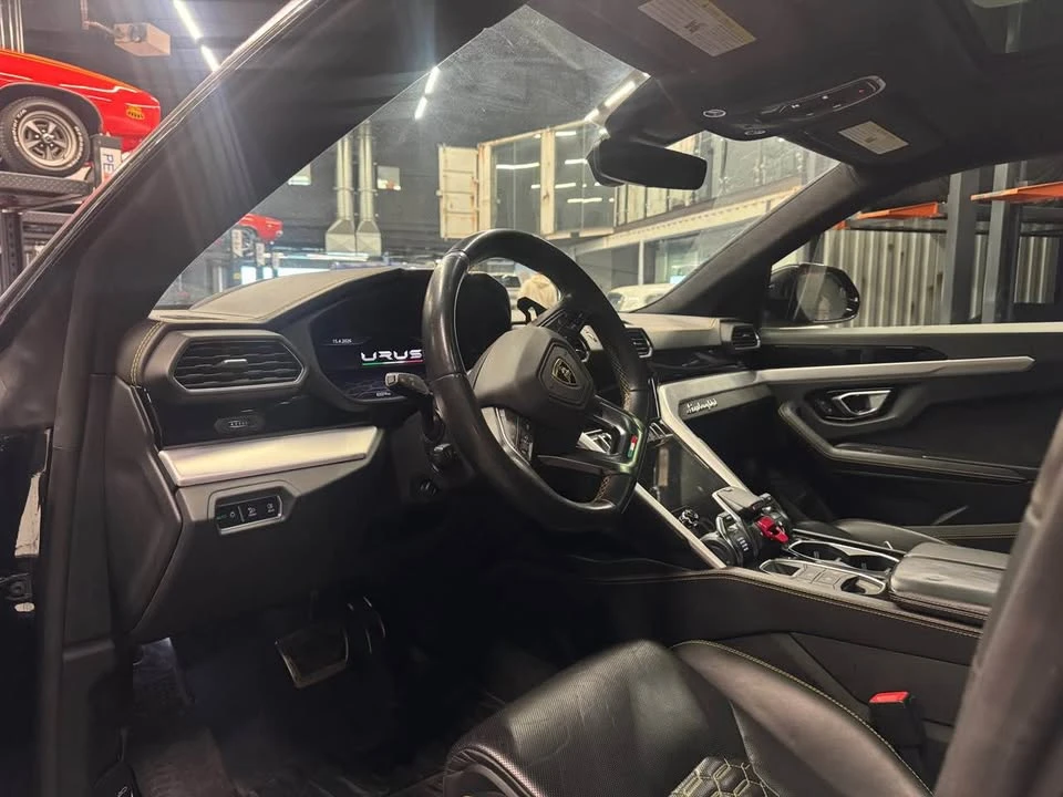 2020 Lamborghini Urus - Image 4 of 5
