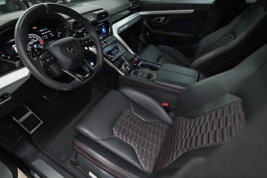 2020 Lamborghini Urus - Image 6 of 10