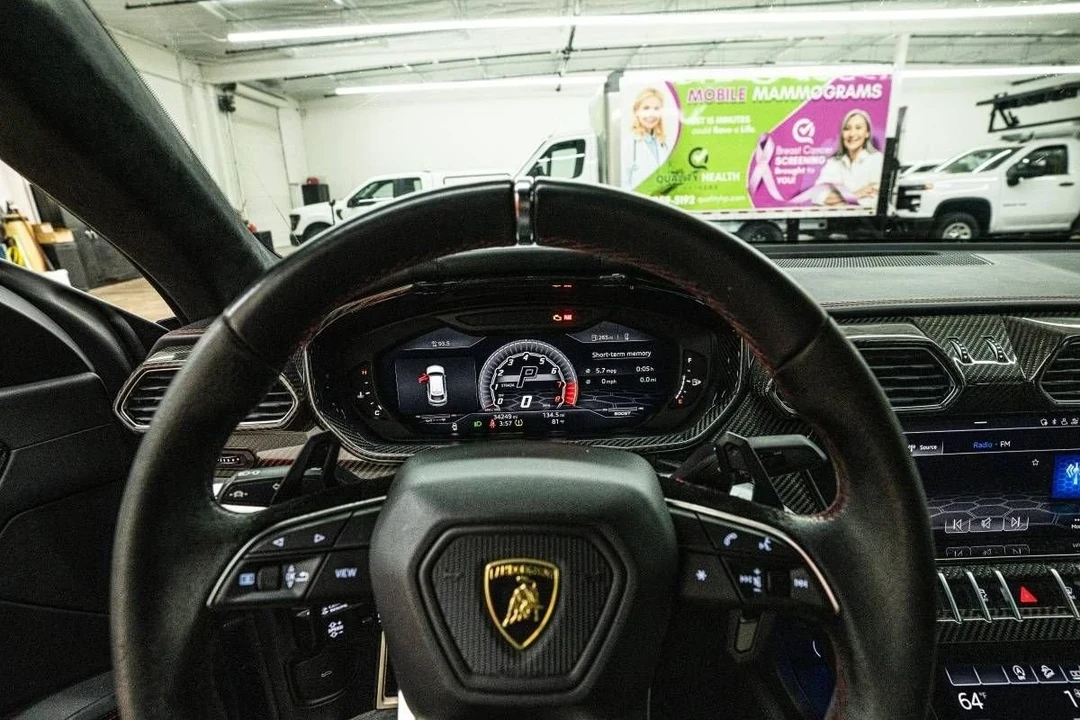 2020 Lamborghini Urus - Image 7 of 10