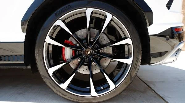 2020 Lamborghini Urus - Image 10 of 21