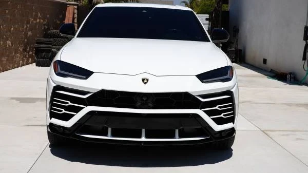 2020 Lamborghini Urus - Image 2 of 21