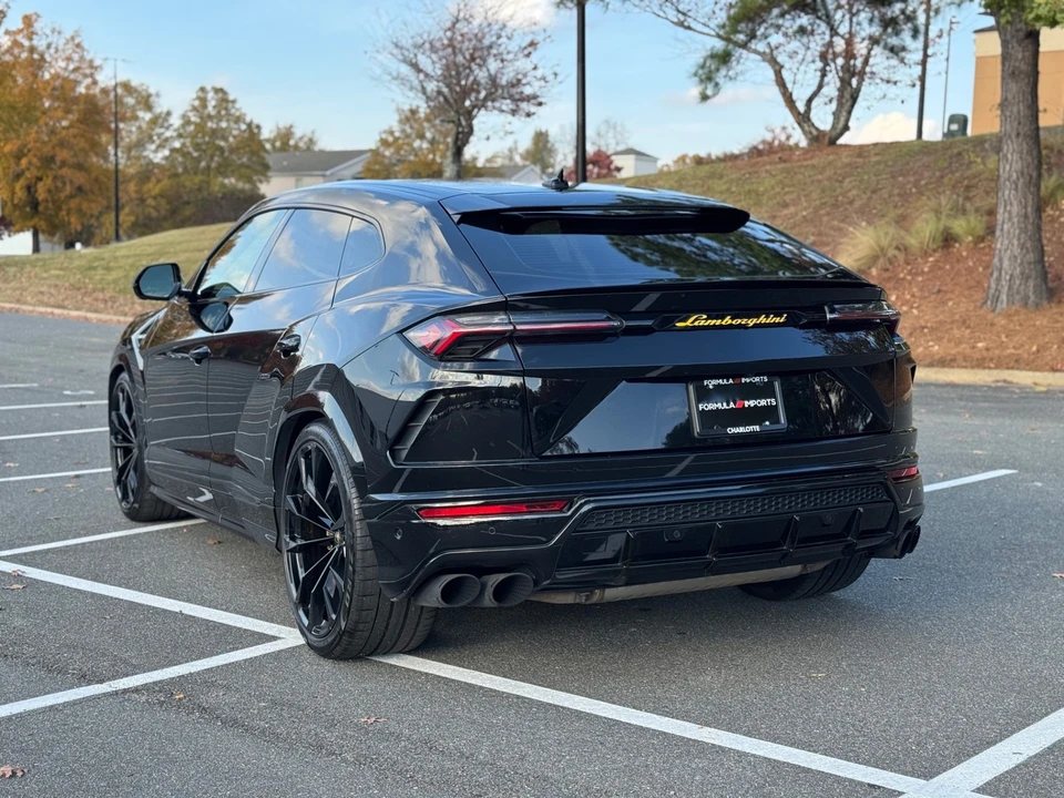 2020 Lamborghini Urus - Image 8 of 12