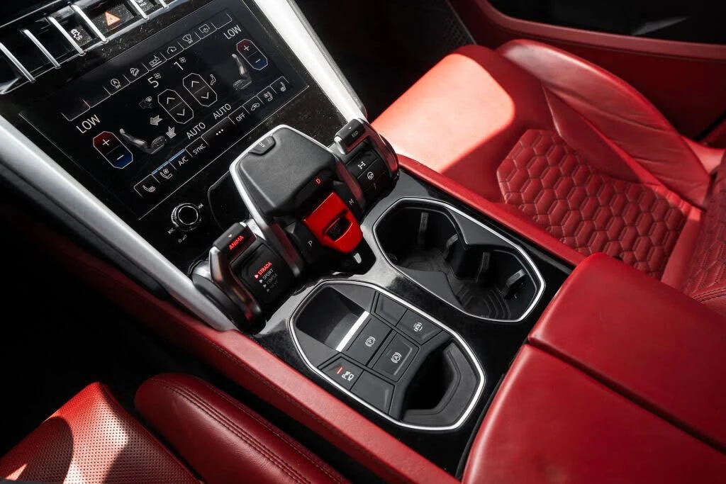2020 Lamborghini Urus - Image 25 of 31