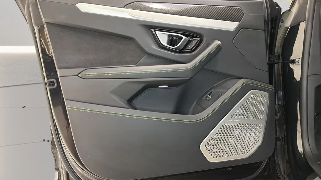 2020 Lamborghini Urus - Image 20 of 31