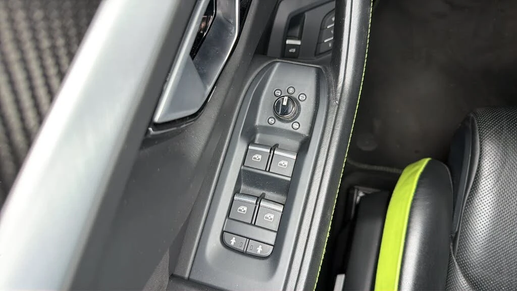 2020 Lamborghini Urus - Image 18 of 31
