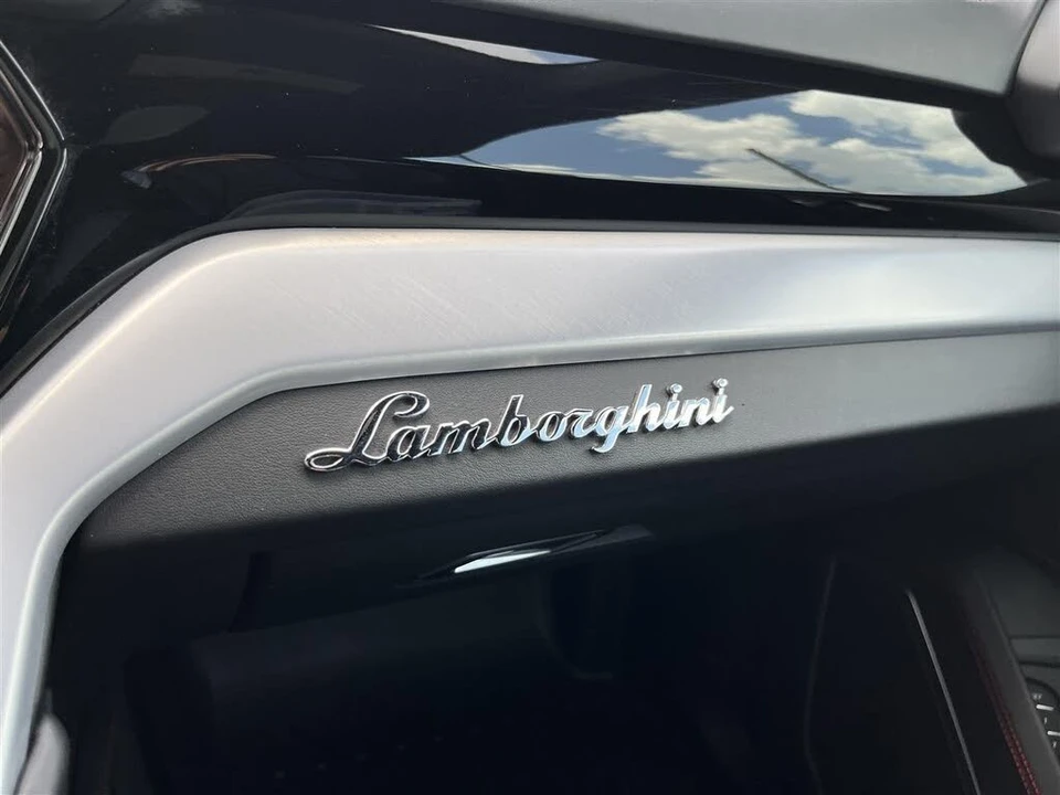 2020 Lamborghini Urus - Image 20 of 31