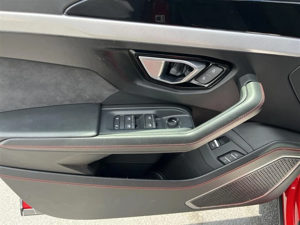 2020 Lamborghini Urus - Image 26 of 31
