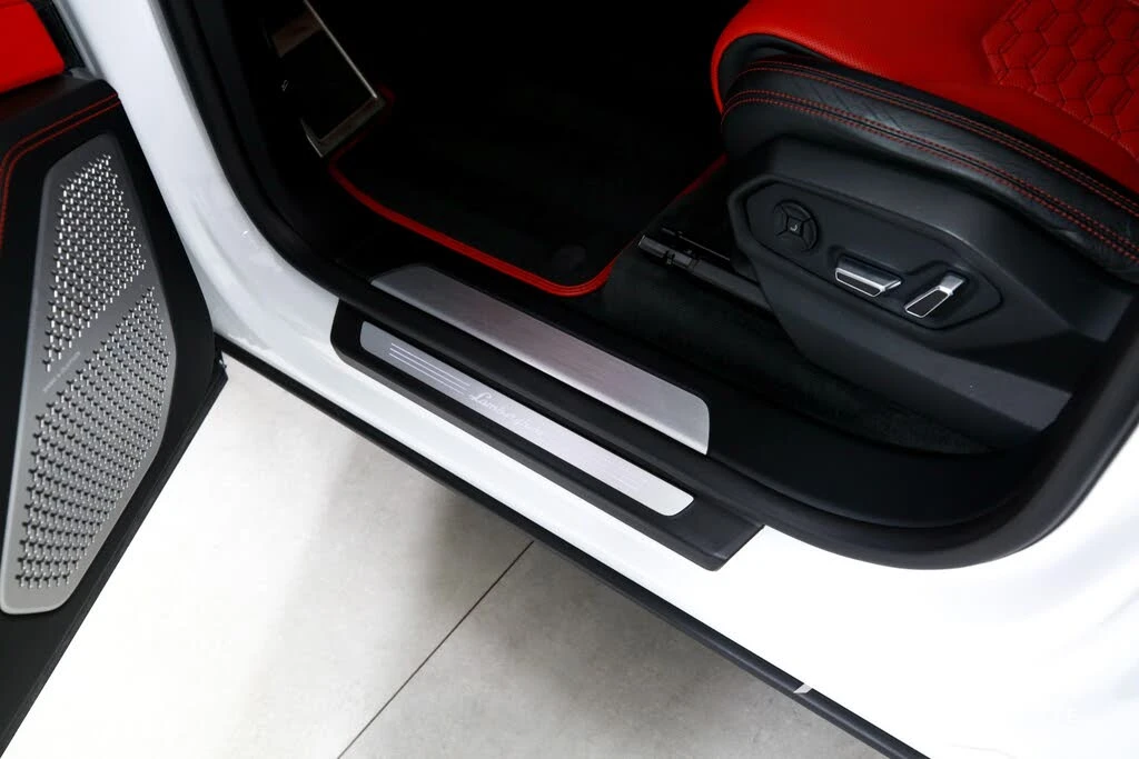 2020 Lamborghini Urus - Image 16 of 31